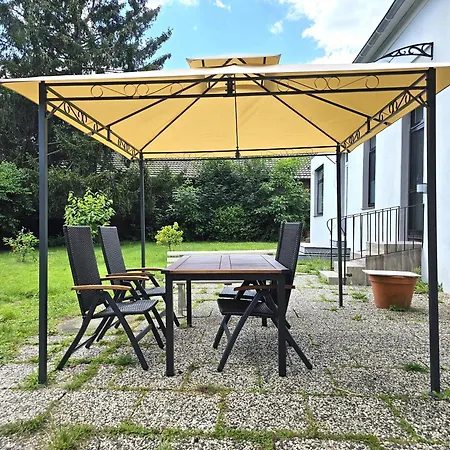 Airport-messe Apartment *